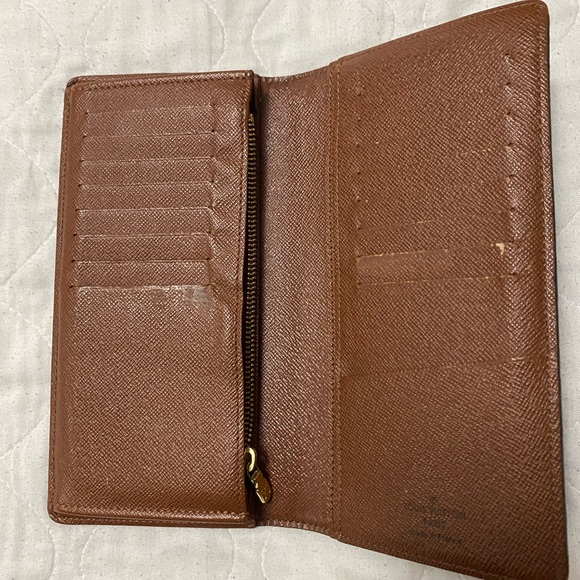 Louis Vuitton Brazza Wallet - Picture 3 of 13